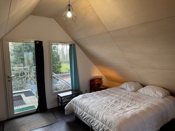 Studio privé avec terrasse privée. Dans un environnement calme et verdoyant