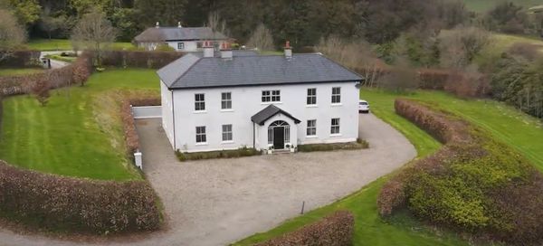 Garraunbeg Lodge, a charming retreat nestled in the picturesque village of Killoscully, Tipperary.