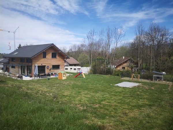 Montagne et lac à proximité d'Aix les Bains