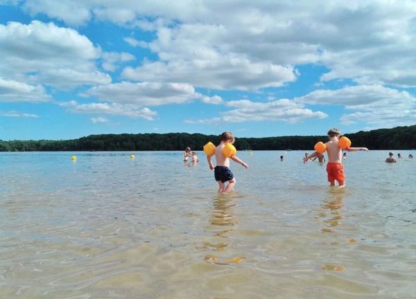Gwen, Jérôme, Luis, Marie et Maëls hus