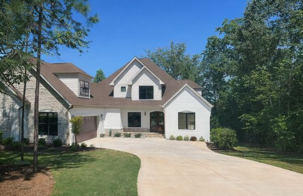 Par for the House – 6 Bedroom Modern Golf-Course Retreat near Chapel Hill & Jordan Lake