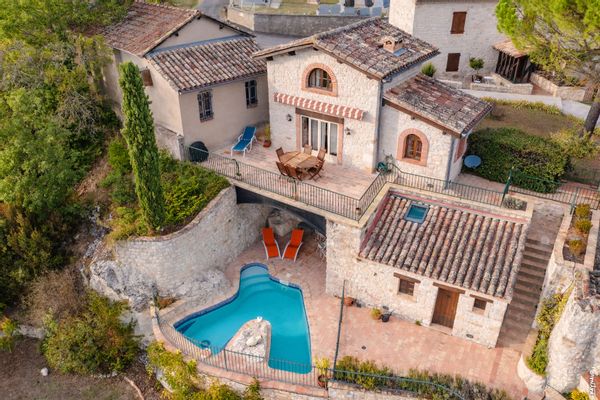Charmant cottage de style Anglais, piscine et grand jardin sans vie à vie et vue exceptionnelle
