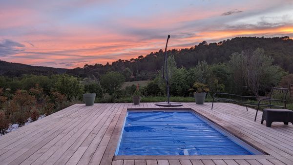 Villa 4 chambres Piscine Terrasse en bois Terrain de Pétanque et Vue Magnifique vue sur les paysages de la Sainte Victoire