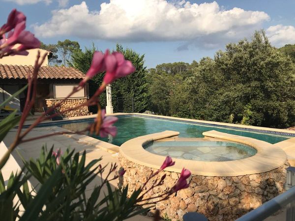 Belle villa du sud de la France avec piscine