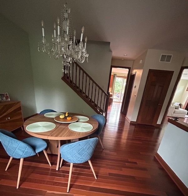 Spacious Midwest Escape within an hour drive to Chicago and a 10-minute drive to the Beach!