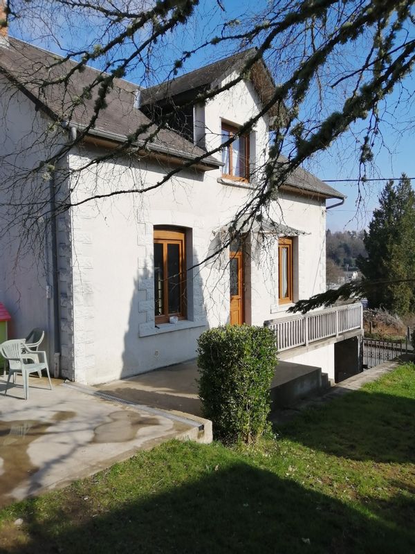 Maison en Haute Corrèze, entre lacs, forêts et volcans