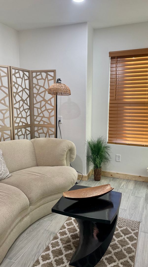 New build 2 story near DT & the Alamo. Available for points May 26-June 7.
