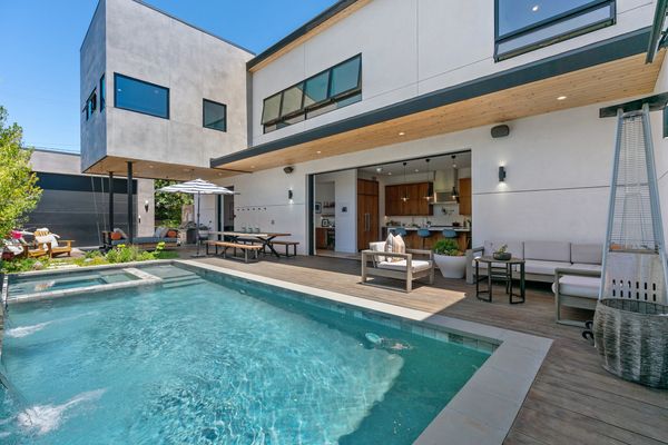 Santa Monica Family Friendly Home