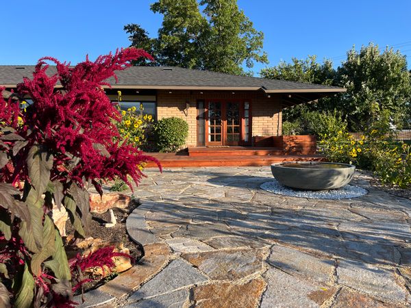 Spacious ranch home with views near trails, river and easy access to ski resorts