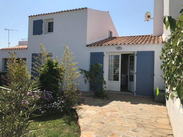 Yeubleue vue sur mer & proche du port