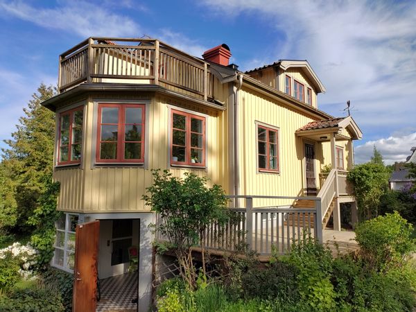 Julie's house