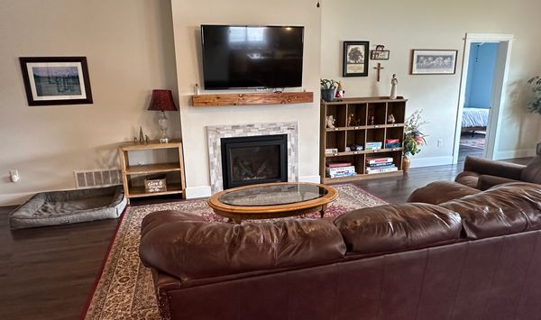 Hometown Place - Cozy home in family friendly neighborhood