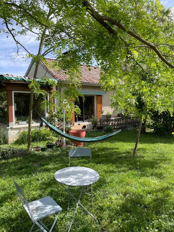 Bienvenue dans une grande maison au calme