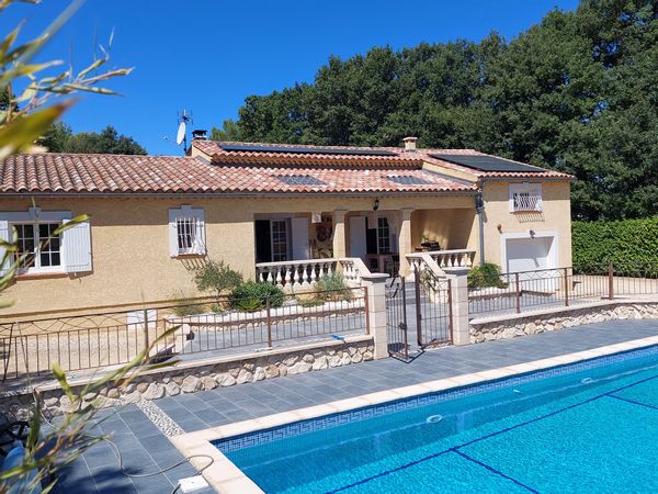 UZÈS, AU CŒUR DE LA  PROVENCE, à proximité du PONTDUGARD