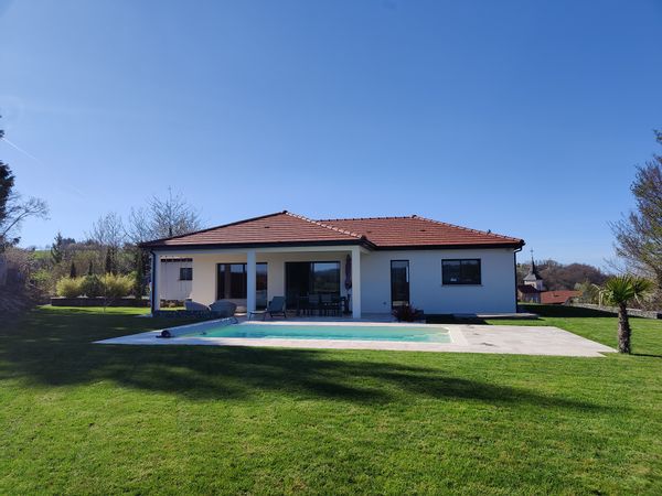 La maison de Jeremy et Alexis, belle maison sans vis a vis située au bout d'une impasse, au calme.
