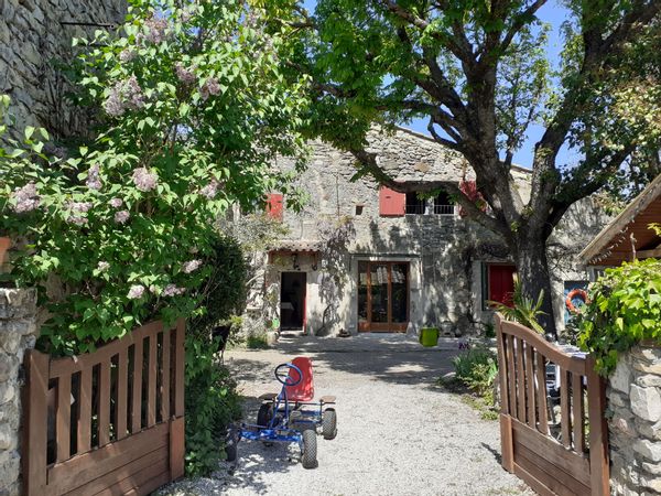 Casa en La Bégude-De-Mazenc