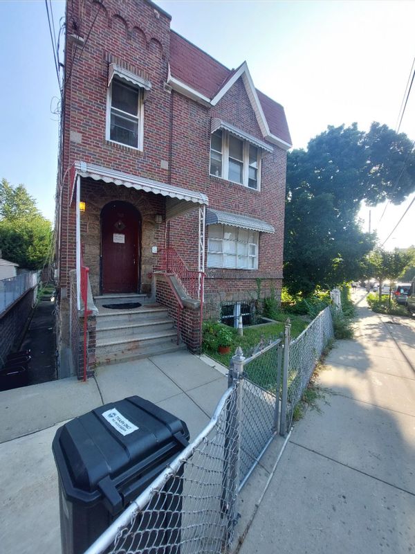 NYC- The Bronx- Home of the Botanical Garden, Zoo, Golf Course, Ferry to Manhattan, Trains, Culture