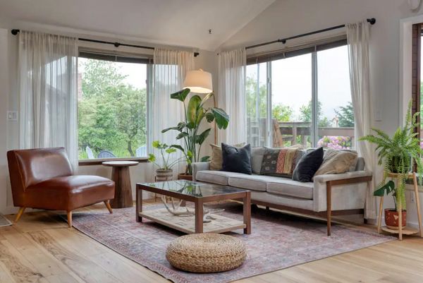 Warm & Welcoming Oregon Coast Home