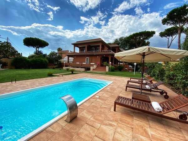 Seaside Villa 30min from Rome - NOT available May - October