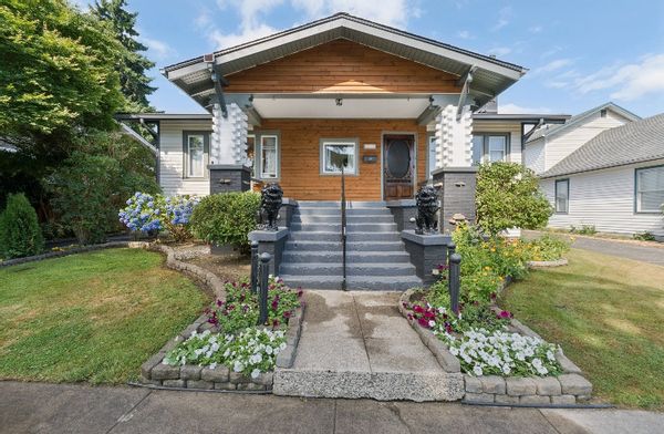 The House with the Lions