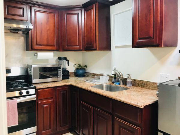 Comfy 2 bedroom cottage centrally located