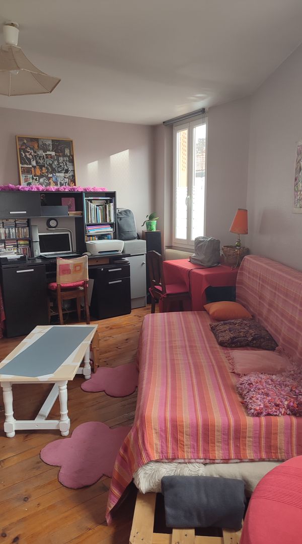 La chambre privée de Peggy est fonctionelle: pour y dormir!