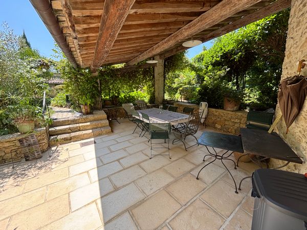 Maison de charme & de prestige avec jardin et piscine, vue campagne et équipements haut de gamme