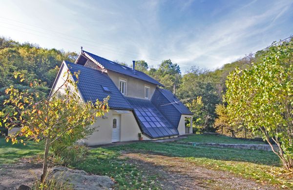 Ancien moulin rénové au cœur de l'Auvergne, avec accès baignade privatif