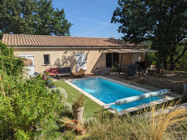 Dans la Drôme Provençale, piscine, lavande, vignes, le Sud !