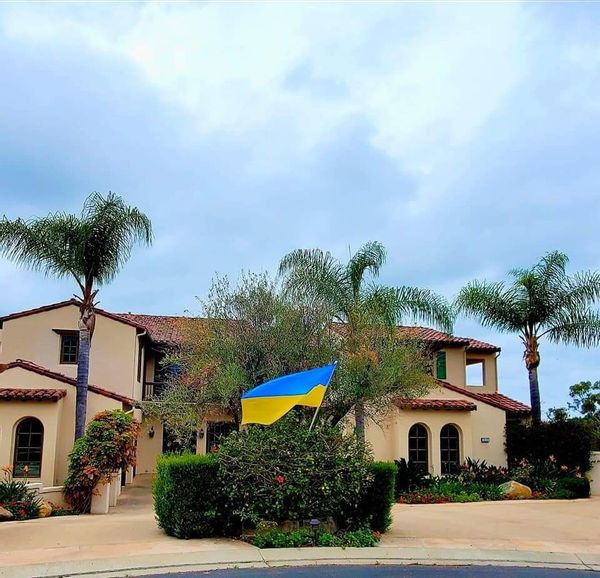 Beautiful one or two rooms in Rancho Santa Fe Castle