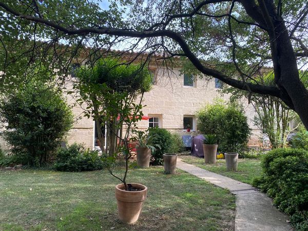 Proche Montpellier, maison dans Château du 17e