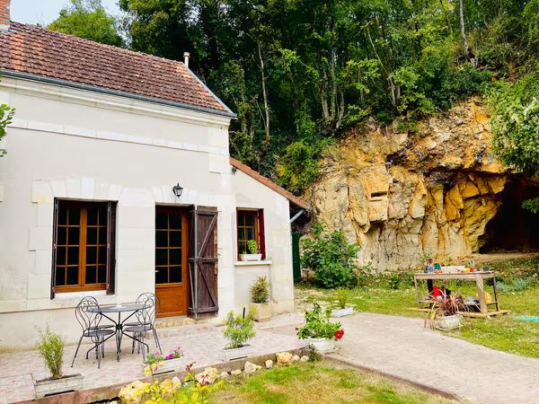 La Fontaine aux Prés - Lieu magique et fantastique