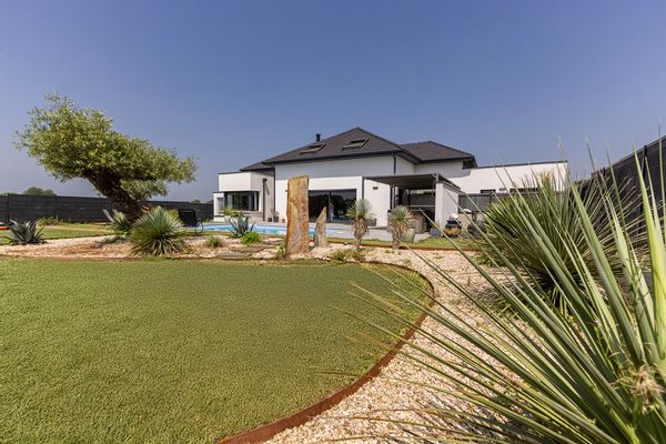 Villa d'architecte vue Pyrénées