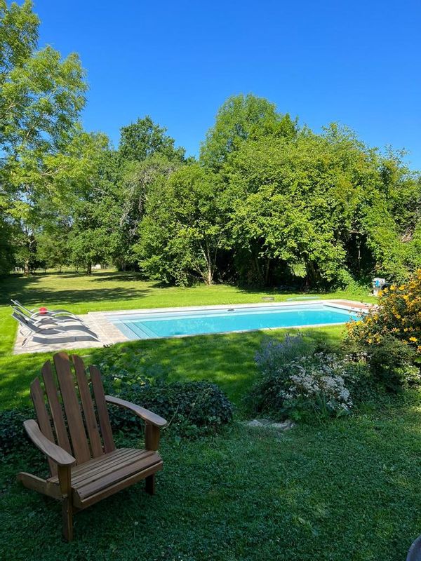 Charming well decorated country side 1 hour drive Paris w Pool ! NO EXCHANGE WITH FRANCE AND NO GP