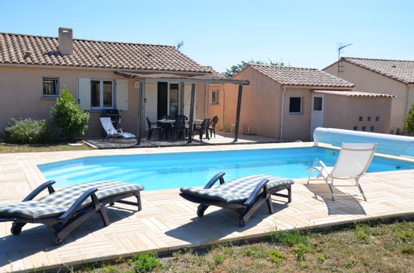 villa 3 chambres avec piscine privée à 5 minutes de la Cité de Carcassonne.