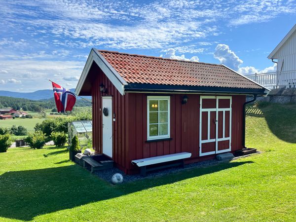 Rom på historisk småbruk ved Pilegrimsleden