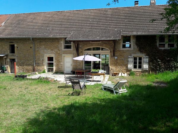Ancienne ferme rénovée proche de Cluny (Bourgogne du sud)
