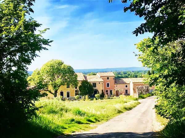 La Bastide fauve, mas provençal rénové avec piscine