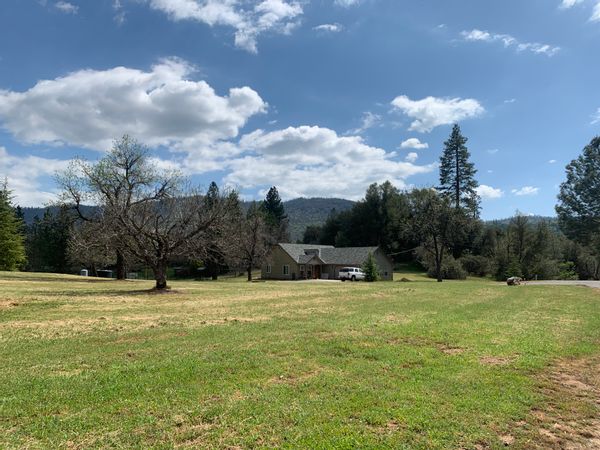 WALNUT GROVE COTTAGE 2/1 (2 night minimum stay/cleaning fee req’d)