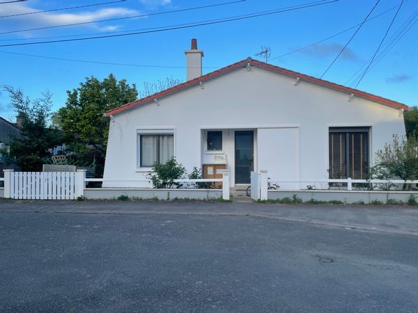 Maison de pêcheur au bord du lac de Grand Lieu