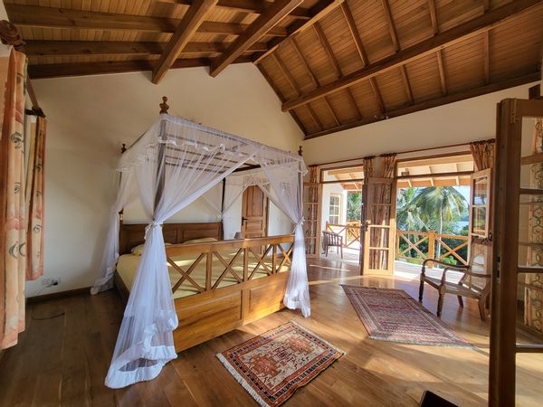 Luxury French  "Cannelle Lake villa"