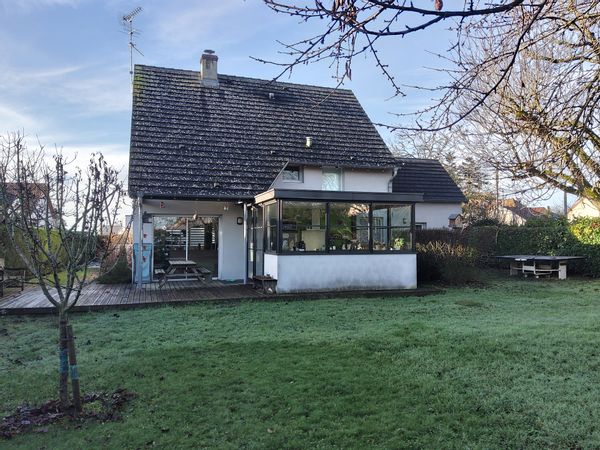 La maison de Martine et Patrick avec piscine