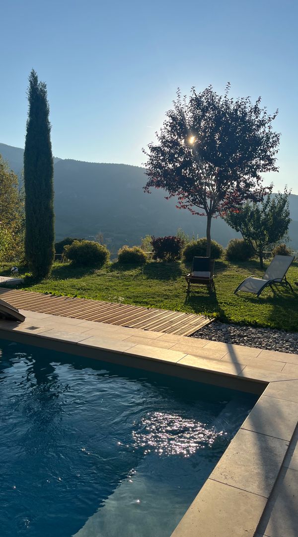Nous cherchons un échange pour cet été avec piscine de préférence ou très proche mer début août