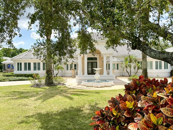 Luxury Gathering Place with Mother-in-Law apartment