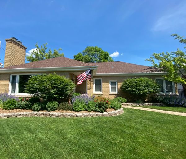 Quite northwestern Chicago Suburb , Norman Rockwell type setting, Glen Ellyn, quaint, midwestern charm