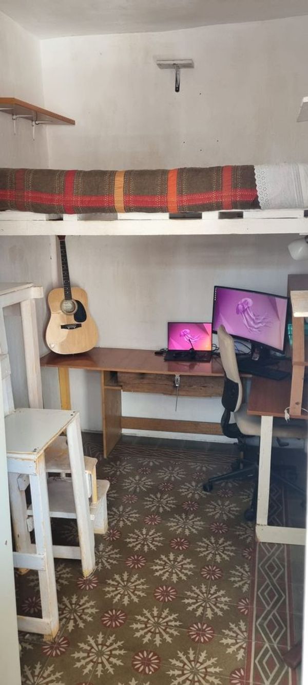 Private room about a 10 minute walk from the Bogatell beach Barcelona