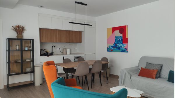 Piso nuevo junto al mercado central de Cádiz con azotea privada