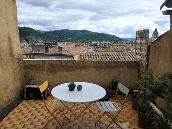 Maison de village au cœur de Sisteron, en Provence
