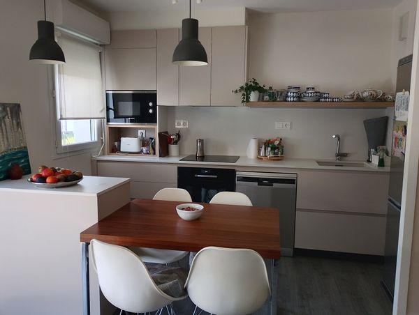 Ongi etorri! Acogedor piso de dos habitaciones con terraza , a 1,50km de la playa de Hendaia.