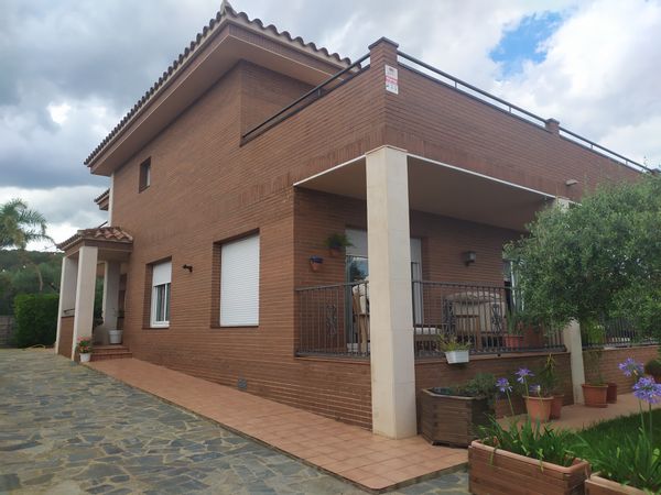 Montses hus